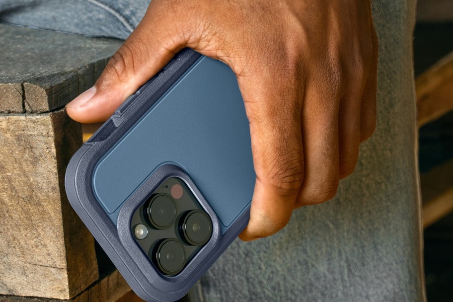 Just what is the Difference between Otterbox Defender and Commuter Cases Close Up of a Person's Hand Holding an Otterbox Case
