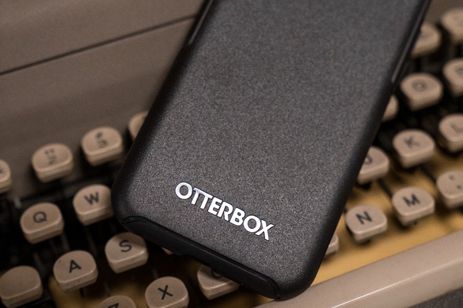 Just what is the Difference between Otterbox Defender and Commuter Cases? {Review}
