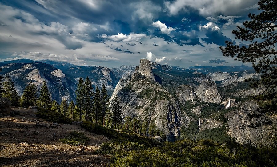 Killer National Parks in California View of Yosemite