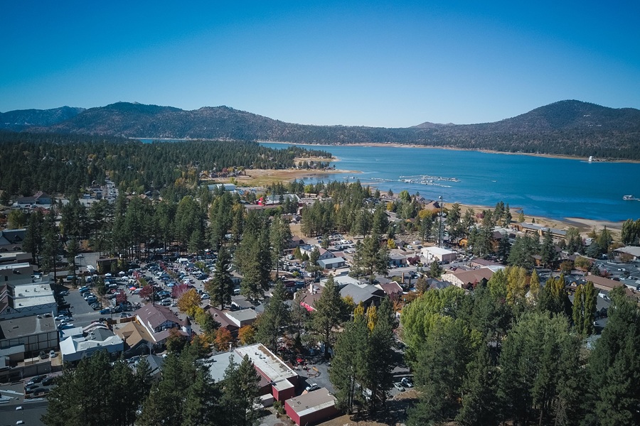 Celebrity Homes to See on Big Bear Lake View of the Lake During the Day with Homes Along the Banks