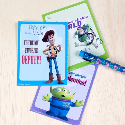 In an attempt to help check your child's cards for class off your list, we have these FREE Disney printables Valentine's Day cards! 