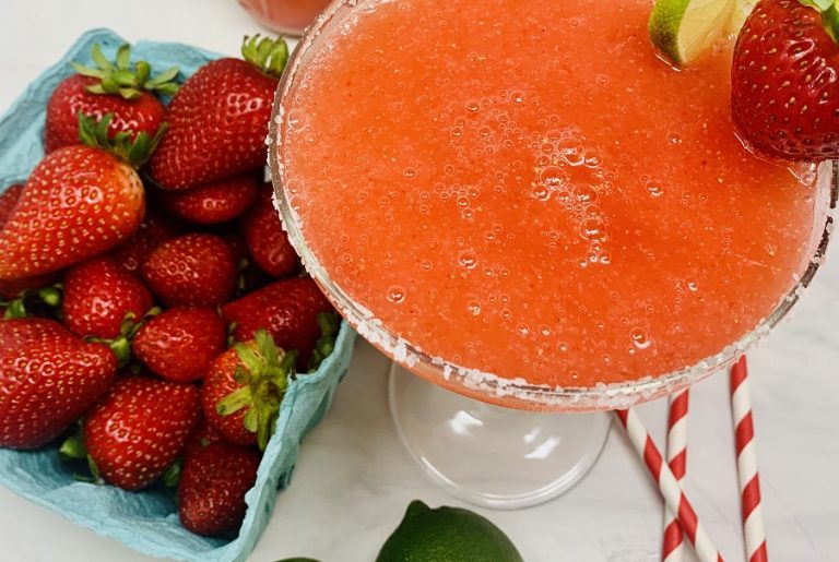 Fresh Strawberry Margarita Recipe on the Rocks