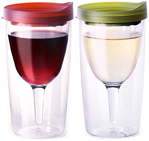 Heading to the beach doesn't mean leaving your favorite wine at home. With these awesome wine glasses for the beach you can travel with your favorite vino! 