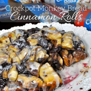 It's not necessary to sacrifice family time to make a delicious dessert everyone will love. Crockpot monkey bread cinnamon rolls are the perfect dessert! Crockpot Monkey Bread Frozen Bread Dough | Slow Cooker Monkey Bread | Monkey Bread Crock | Slow Cooker Cinnamon Rolls | Slow Cooker Apple Monkey Bread | Pillsbury Monkey Bread