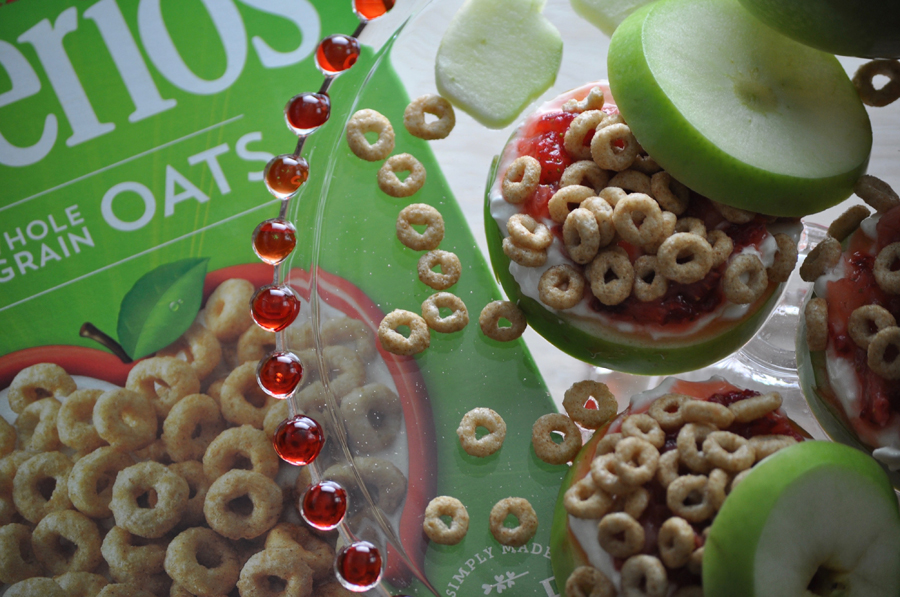 Enjoy these fresh Apple Cinnamon Cheerios snacks with strawberry fluff for a tasty gluten free recipe. These are perfect for a fun after school snack for kids and adults will love them, too. Snacks for Kids | Healthy Snack Ideas | Healthy Foods for Kids | Kids Breakfast Snacks | Recipes for Kids
