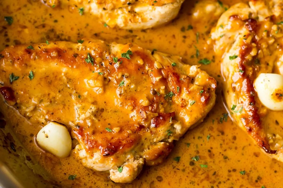Dairy Free Ketogenic Chicken Recipes Close Up of Garlic Chicken Skillet
