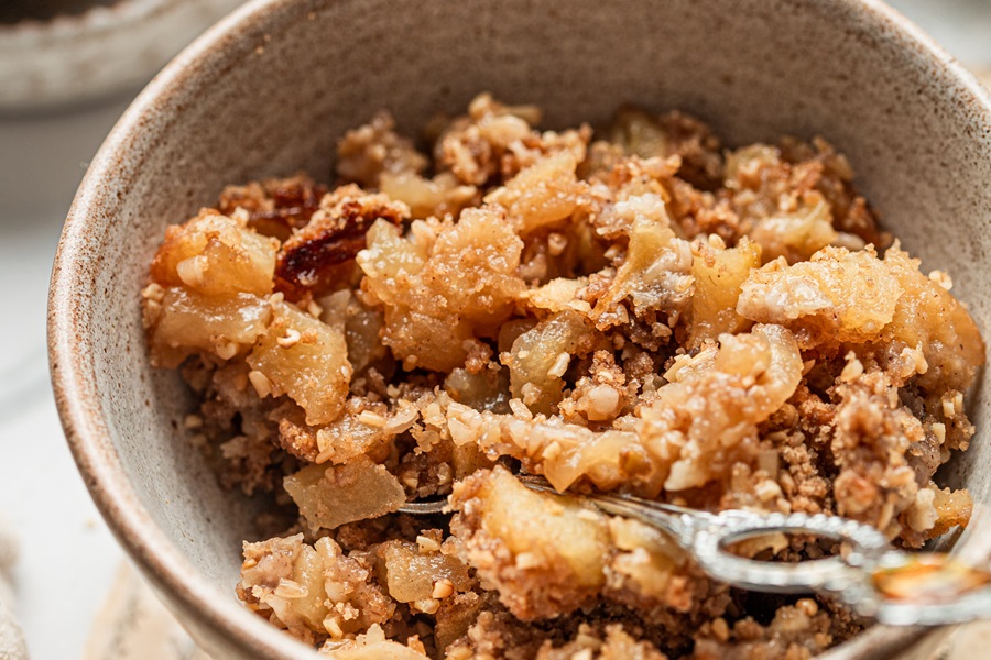 Apple Crisp with Instant Oatmeal Close Up of a Bowl of Apple Crisp