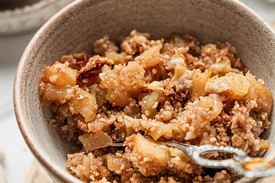 Oatmeal Apple Crisp Recipe Close Up of a Bowl of Apple Crisp