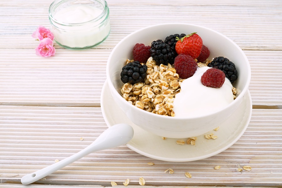 35 Timed Nutrition Breakfast Recipes 80 Day Obsession Meal Plan a Bowl of Yogurt Topped with Nuts and Berries