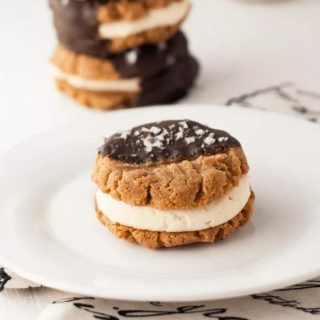 What if you are committed to eating low carb or keto but gotta have your chocolate fix? No judgment here. Instead, feast your eyes on these 15 best low carb and keto chocolate dessert recipes. Easy Keto Chocolate Dessert Recipes | Best Keto Chocolate Dessert Recipes | Easy Low Carb Chocolate Dessert Recipes | Easy Keto Chocolate Dessert Recipes