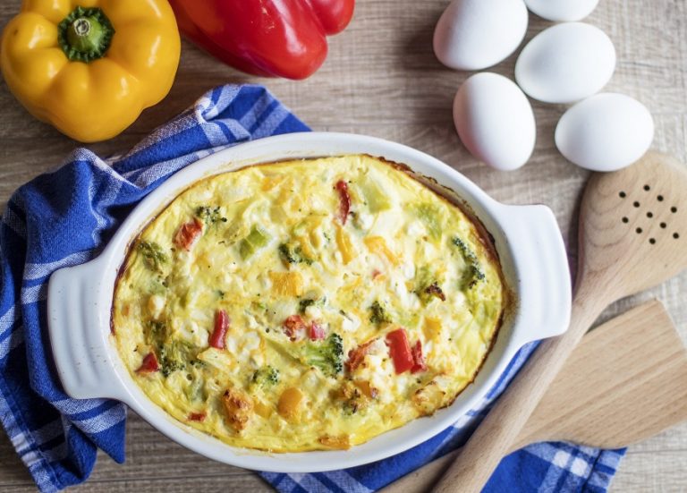 Using the best crock pot egg casserole recipes you can start your day off with a delicious meal without putting in too much time in the morning. Crock Pot Recipes | Best Crock Pot Recipe | Breakfast Recipes | Best Breakfast Recipes | Crock Pot Breakfast Recipes #Breakfast #BreakfastRecipes #EggRecipes #Crockpot #CrockpotRecipes #BreakfastCasserole