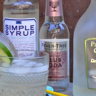When you know how to make the best low carb margarita recipe, you can enjoy a naturally sweetened margarita without it tasting "skinny" or ruining your diet. #lowcarb #cocktails #margaritas | Low Carb Cocktails | Easy Cocktails | Low Calorie Margarita Recipe | Low Carb Happy Hour Recipes