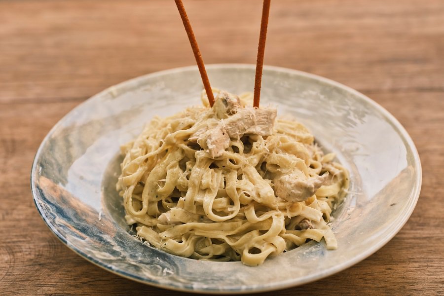 LIIFT4 Nutrition Guide a Plate of Chicken Alfredo