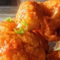 Low carb cauliflower bites are the perfect buffalo wings alternative that make the perfect healthy side dish or meal on their own. Low Carb Recipes | Low Carb Appetizers | Low Carb Snacks | Low Carb Party Recipes | Keto Recipes | Keto Snacks