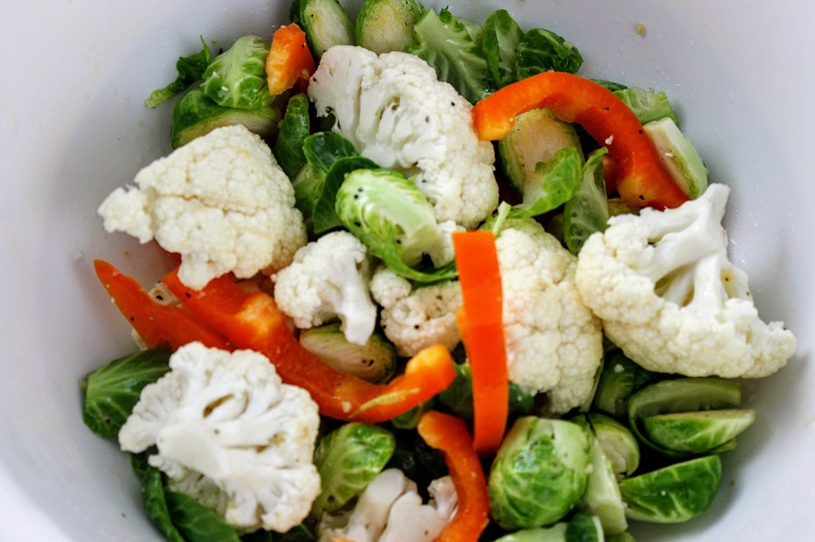 If it’s a busy weeknight and you are short on time, use this chicken and veggies sheet pan dinner recipe and you will have food on the table in no time. Dinner Recipes | Quick Dinner Recipes | How to Make Dinner Quickly | What to Make for Dinner | How to Cook Chicken