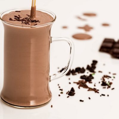 Get a jump start on your day of weight loss with Beachbody chocolate Shakeology recipes that beat that sweet tooth and still remain healthy. Healthy Shake Recipes | What is Shakeology | How to Use Shakeology | Beachbody Recipes | Weight Loss Recipes