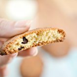 This keto chocolate chip cookies recipe will satisfy that sweet tooth while helping you stay in track with your keto diet or low carb lifestyle. Keto Cookies Recipes | Low Carb Chocolate Chip Cookies Recipe | Low Carb Cookies Recipe | Can You Eat Cookies on a Low Carb Diet | Can You Eat Cookies on a Keto Diet | Healthy Cookie Recipes