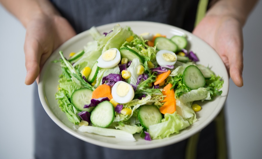 You can use some easy salad recipes for work to help you stay on track while you practice intermittent fasting to lose weight. Intermittent Fasting First Meal | Intermittent Fasting Meal Plan | Intermittent Fasting Recipes | Intermittent Fasting Food List | Salad Recipes for Weight Loss 