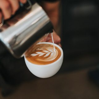 As long as you prepare your coffee the right way, your daily caffeine fix is something you can continue on your keto diet with these ketogenic coffee creamers. Keto Creamer Reviews | Keto Coffee Creamer Powder | Keto Creamer with MCT Oil | What is MCT Oil | Low Carb Coffee Creamers