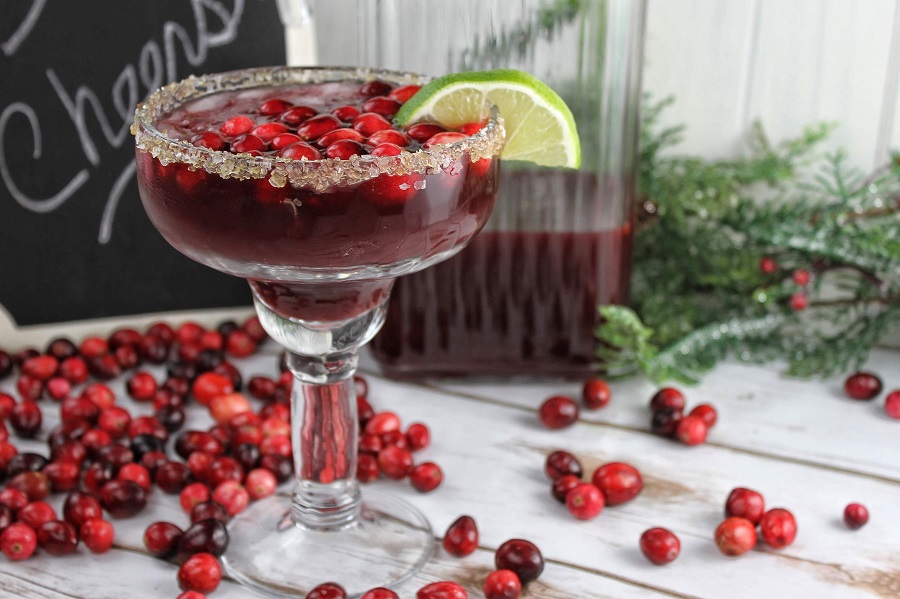 The easiest cranberry margaritas pitcher recipe is perfect for crowds at any time of the year and very easy to make so everyone can enjoy them easily. Frozen Margarita Pitcher Recipe | Flavored Margarita Pitcher Recipe | How to Make a Cranberry Margarita | How to Make a Margarita Pitcher | Cocktails for Holiday Parties 
