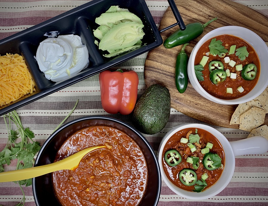 This delicious Instant Pot keto chili recipe is low carb to help you burn fat and maximize results of your ketogenic diet. Perfect Keto Chili Recipe | How to Make Chili in an Instant Pot | How to Make Chili Low Carb | Instant Pot Keto Beef Chili | Instant Pot Keto Beanless Chili 