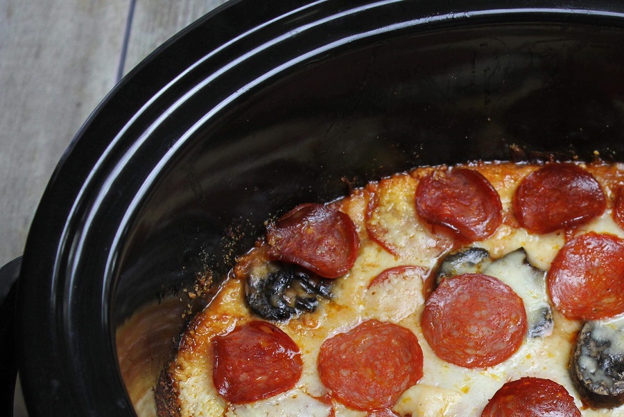 Our low carb crockpot pizza casserole offers a healthy and tasty twist on a well-loved dish making it a healthy meal planning recipe you can enjoy whenever you desire. Healthy Pizza Casserole | Pizza Casserole Without Crust | Pizza Casserole Keto | Pizza Casserole With pepperoni 