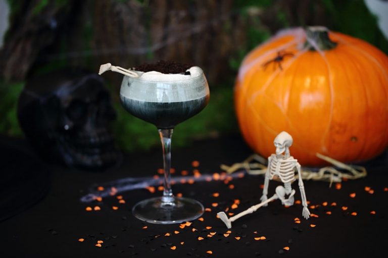 50+ Halloween Margarita Drinks & Halloween Cocktail Recipes