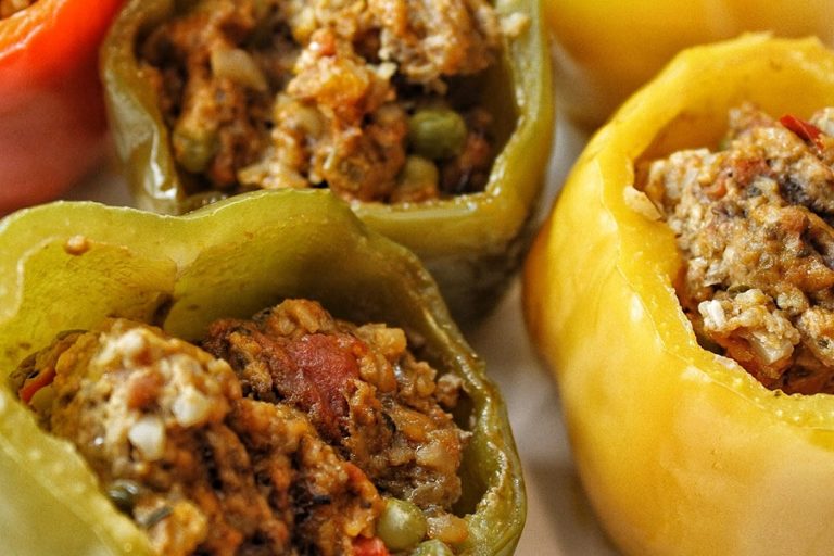 Low Carb Crock Pot Stuffed Peppers | Easy Stuffed Bell Peppers