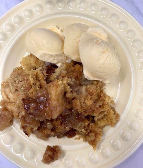 Easy Slow Cooker Apple Crisp Recipe - The Best of Life Magazine