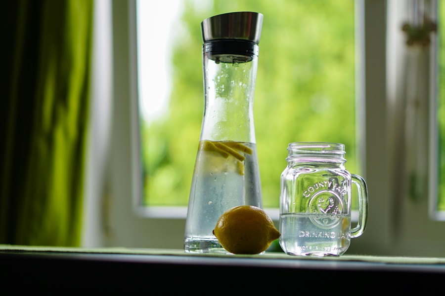Easy Jillian Michaels Detox Tips Close Up of a Pitcher of Water with Lemon Slices Inside