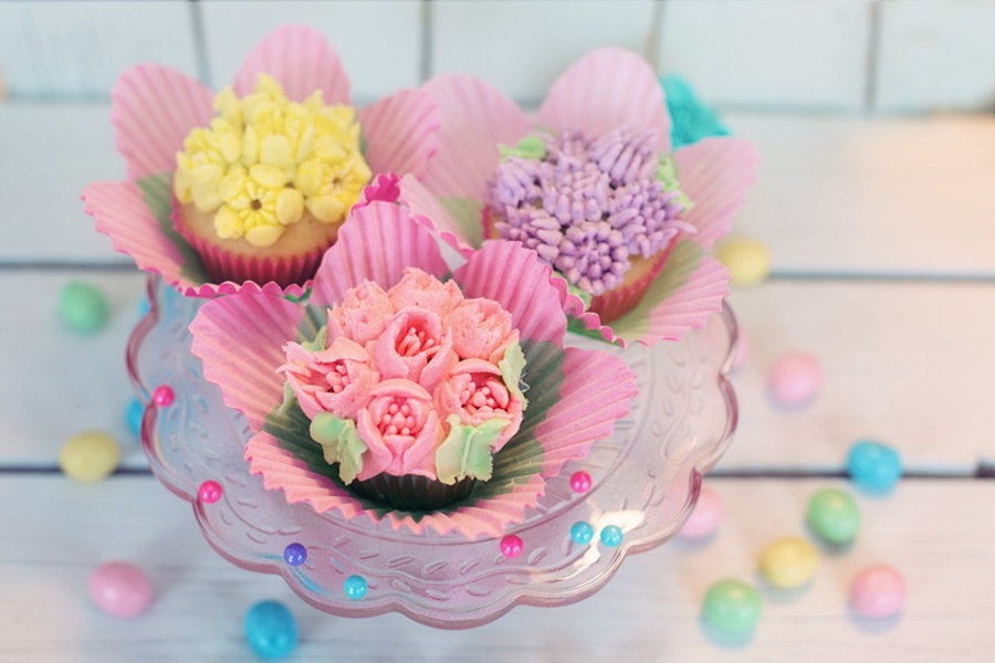 5 Easter Treats for the Family Three Cupcakes with Floral Frosting