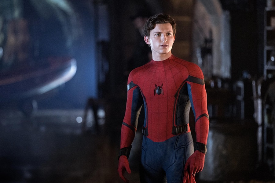 Marvel Movies in Order Spiderman Standing in Costume in a Sewer Base