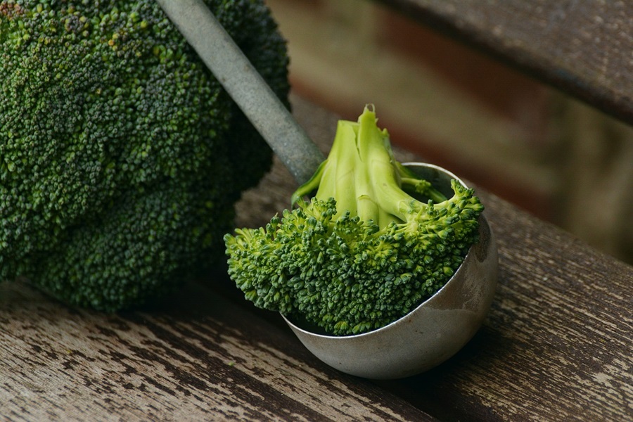 Dairy Free Ketogenic Recipes for Weight Loss at Home Close Up of Broccoli Florets on a Wooden Surface