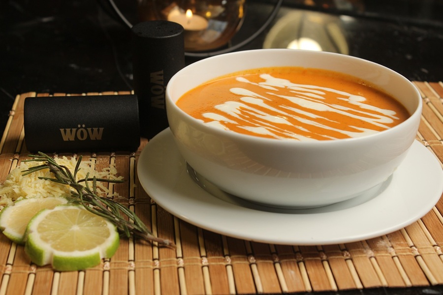 Low Carb Fat Burning Soup Recipes a Bowl of Soup on a Serving Mat 