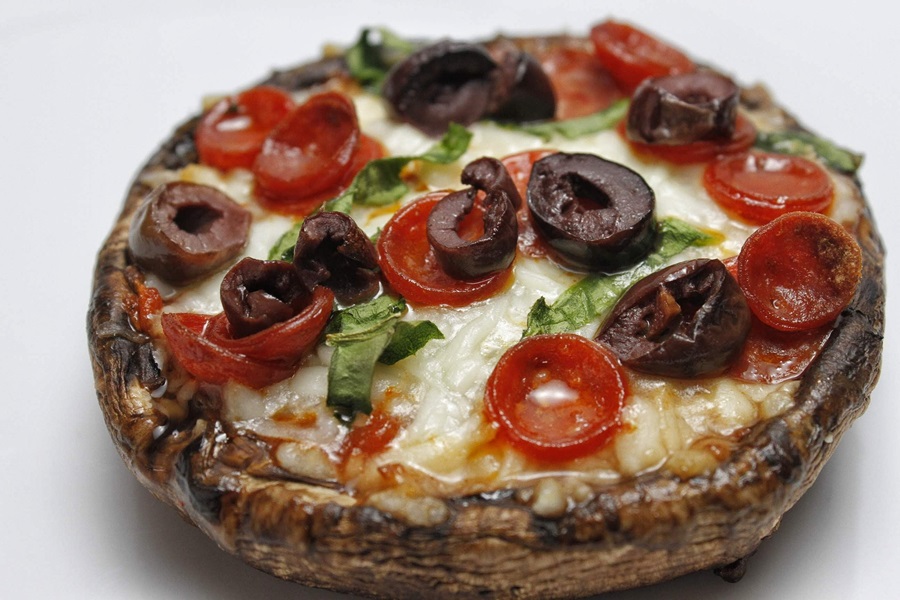 Easy Healthy Mushroom Pizza Recipe a Portobello Pizza with Pepperoni and Olives and Basil