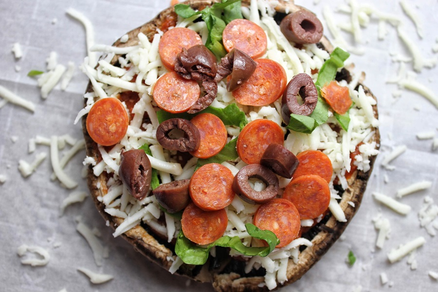Easy Healthy Mushroom Pizza Recipe Uncooked Portobello Mushroom Pizza