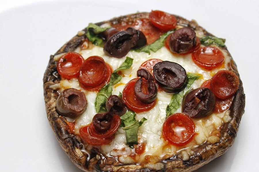 Easy Healthy Mushroom Pizza Recipe Close Up of a Pepperoni and Olive Portobello Mushroom Pizza