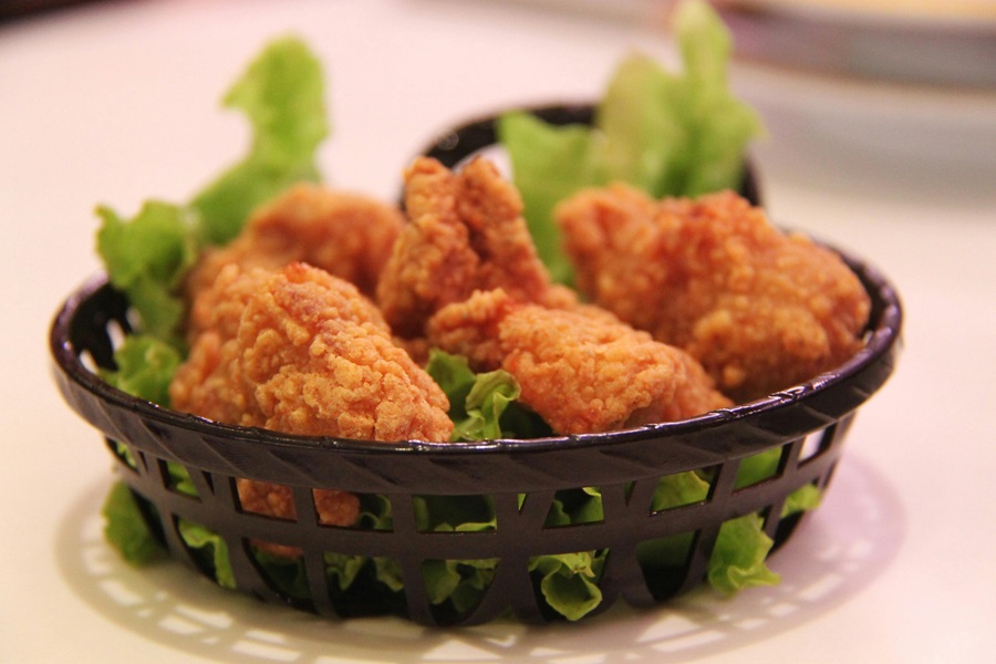 21 Tasty Ketogenic Chicken Strips Recipes a Basket of Lettuce with Chicken Strips on Top