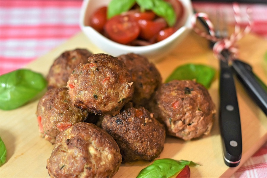 Low Carb Meatballs Recipe Ideas a Pile of Meatballs on a Wooden Cutting Board