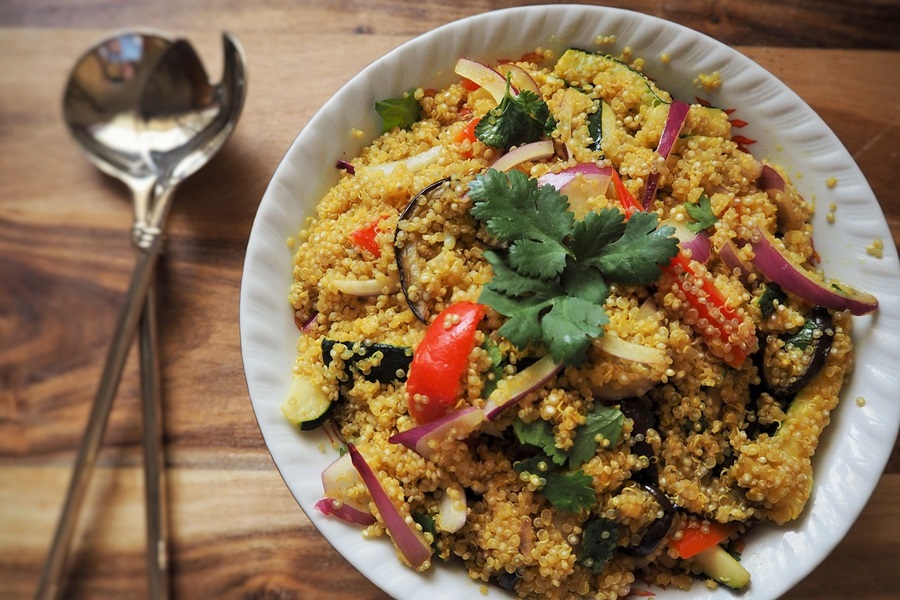 Easy Quinoa Recipes for Diabetics a Plate of Quinoa with Basil and Tomatoes