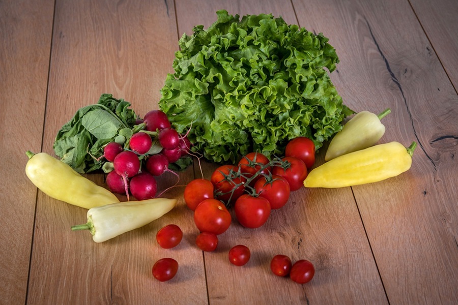 Jillian Michaels 30 Day Shred Meal Plan Close Up of Veggies on a Wooden Surface