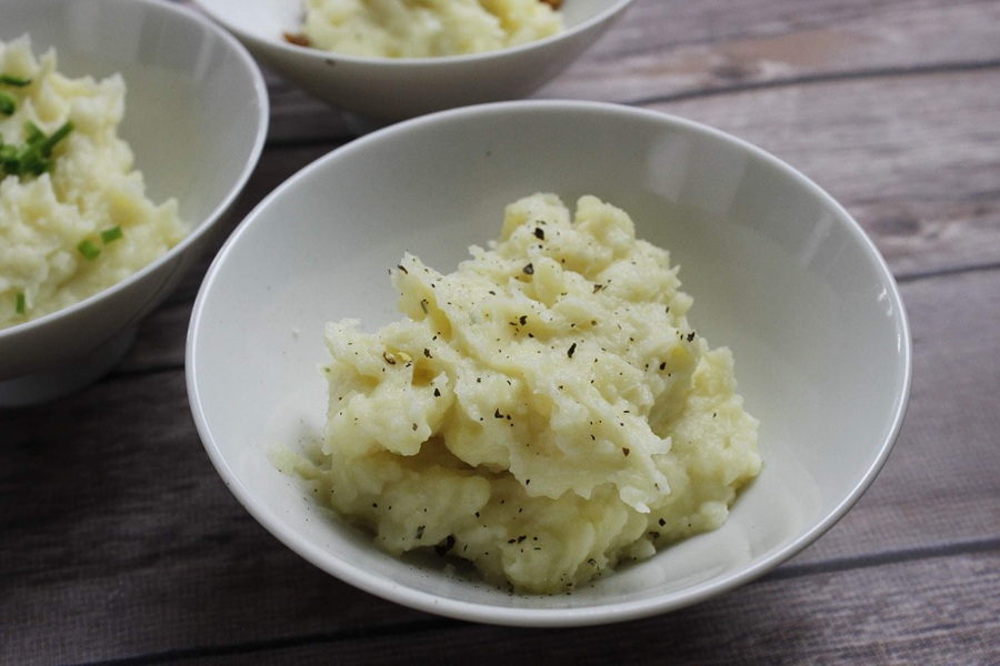15 Minute Instant Pot Mashed Potatoes Three Bowls Each Filled with Mashed Potatoes