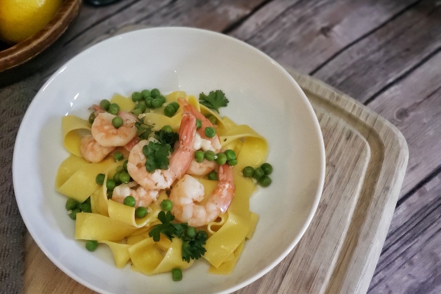 Easy Crock Pot Shrimp Recipes Overhead View of Shrimp Scampi in a Bowl