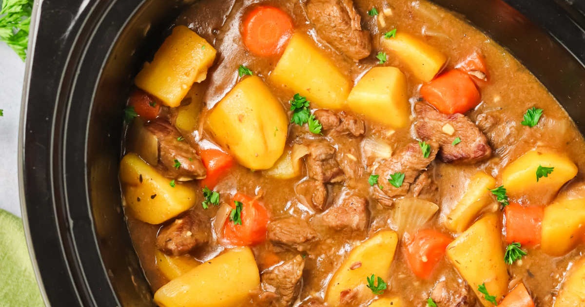St Patrick's Day Crockpot Recipes Slow Cooker Guinness Irish Beef Stew in a Crockpot