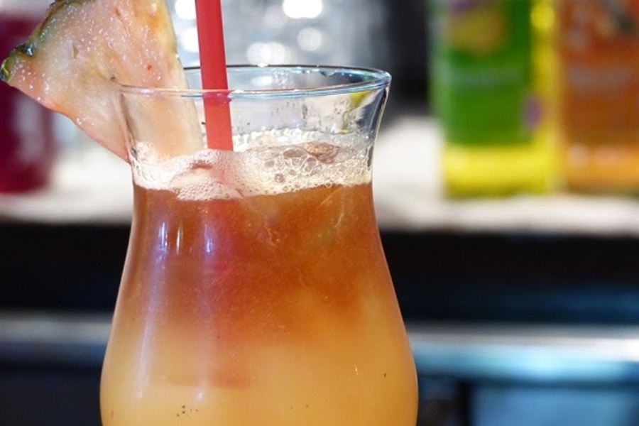 Best Boating Drinks Easy Mai Tai on a Bar Counter