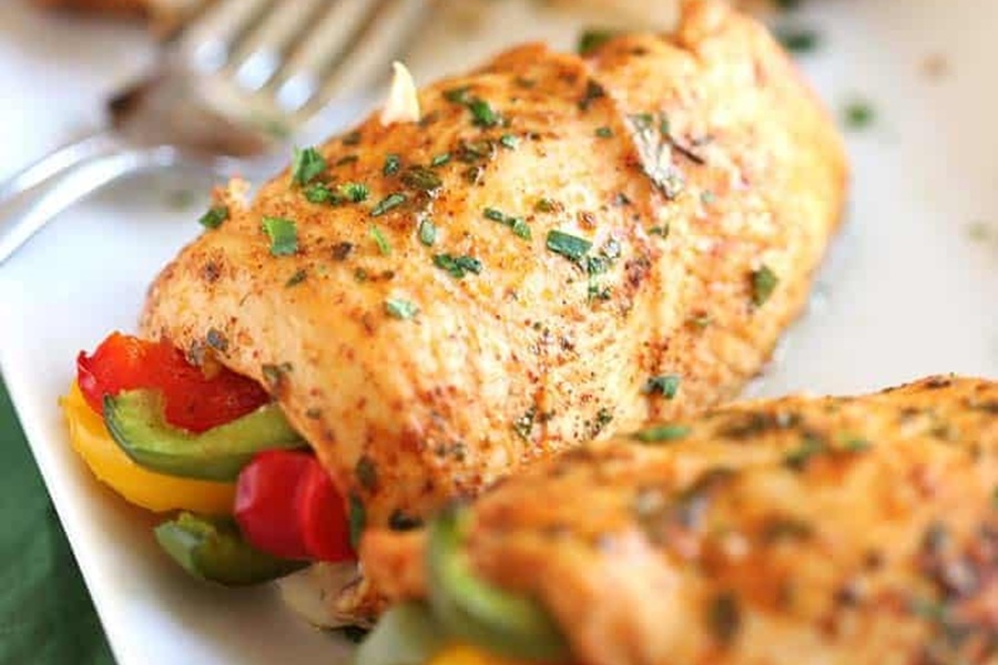 Low Carb Meals for Diabetics Close Up of Two Baked Chicken Fajita Roll-Ups on a Plate