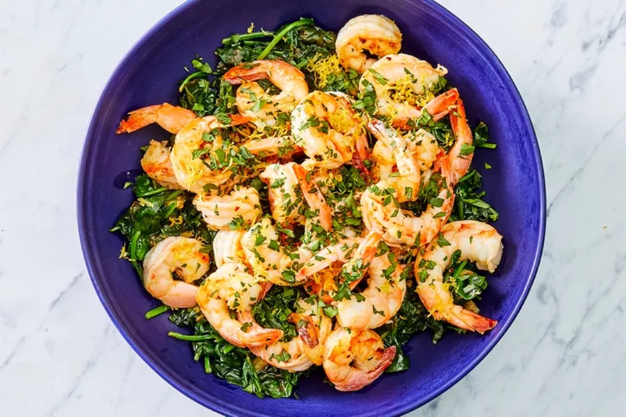 Low Carb Meals for Diabetics One-Pot Garlicky Shrimp & Spinach on a Blue Plate