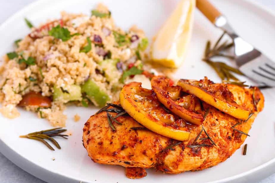 Low Carb Meals for Diabetics a Plate of Lemon Rosemary Chicken 
