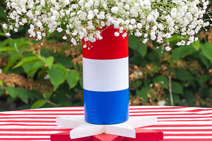DIY Patriotic Decorations DIY Patriotic Vase with Baby's Breath Flowers Inside