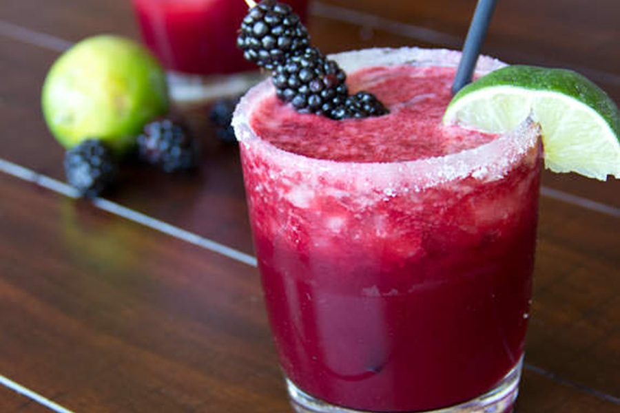 Low Carb Skinny Margarita Recipes Skinny Blackberry Margaritas in a Glass Garnished with a Stick of Blackberries
